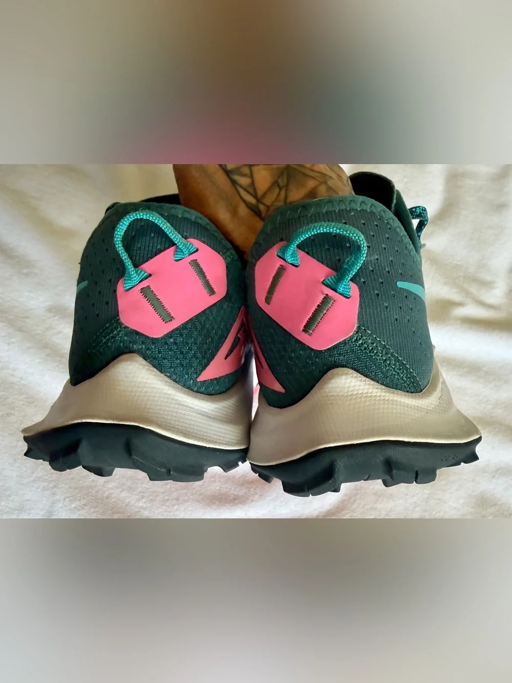 Nike Air Zoom Terra Kiger 7 Trail Running Shoes Women’s 9.5 Teal Pink CW6066-301